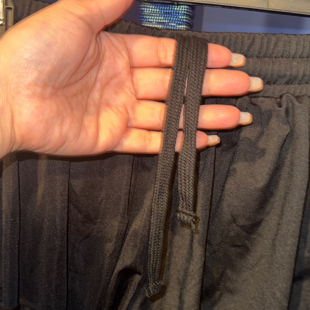Faded Rose- NWT Black Flowy Shorts Size Medium - Picture 14 of 17